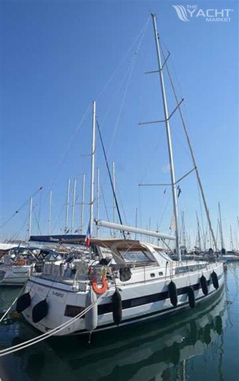 BENETEAU OCEANIS YACHT 62