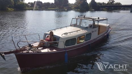 Werft Plaue Eigenbau Riverlady Schnes Wanderboot mit Wenig
