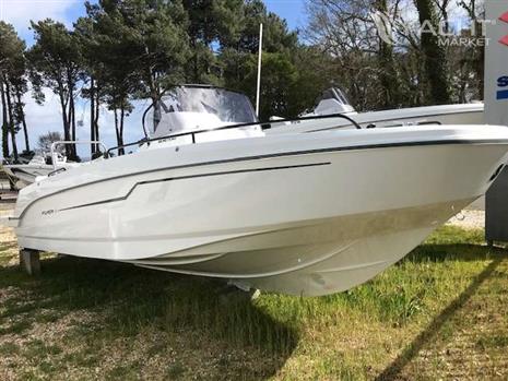 BENETEAU FLYER 8 SPACEDECK