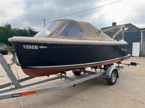 Maxima Boats 600