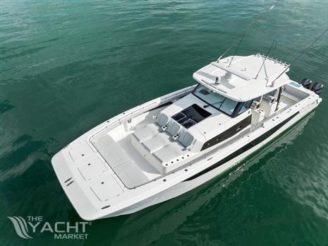 AQUILA 47 POWER CATAMARAN FOR SALE IN GREECE - BUY NOW 47 Molokai