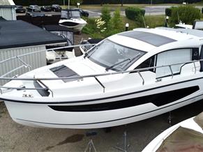 Sealine C335