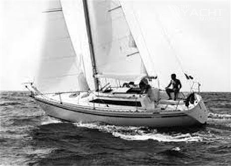 Jeanneau Attalia 32 - This picture is taken from the Jeanneau website of an Attalia 32 under sail, as the boat we have for sale is ashore and it is not possible to take an overall photo of.