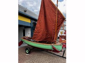 Custom Lug Sail Dinghy