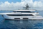 Custom Line Navetta 33