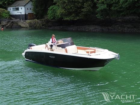 Invictus 270 FX - Default Image