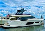 Ferretti Yachts 670