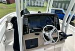 Robalo R242
