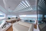 Ferretti Infynito 90