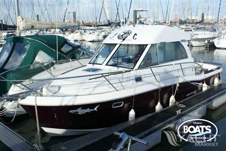 BENETEAU ANTARES SERIE 9 FLY