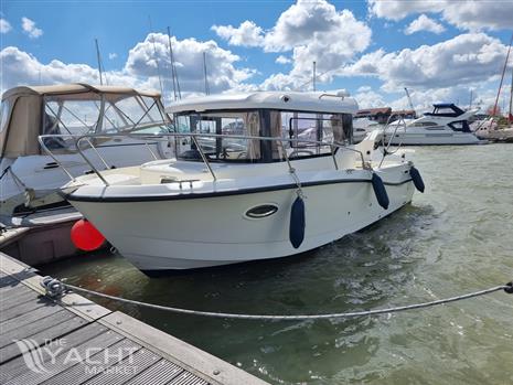 Quicksilver Pilot House 755 - Quicksilver Pilot House 755