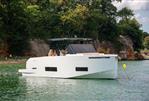 De Antonio Yachts D42 Open