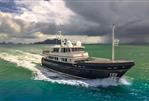 CUSTOM TRAWLER YACHT 90 EXPEDITION