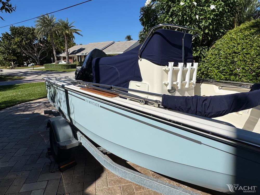 2021 Boston Whaler