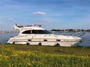 Galeon 330 Fly