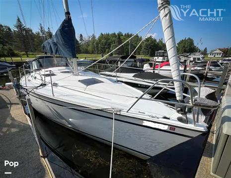 Hunter 33.5 - 1988 Hunter 33.5 - Photo #1