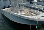 Robalo R242