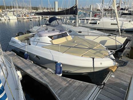 BENETEAU FLYER 850 SUNDECK