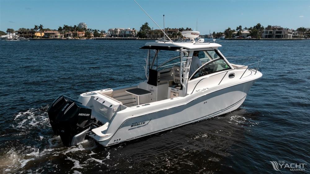 2022 Boston Whaler