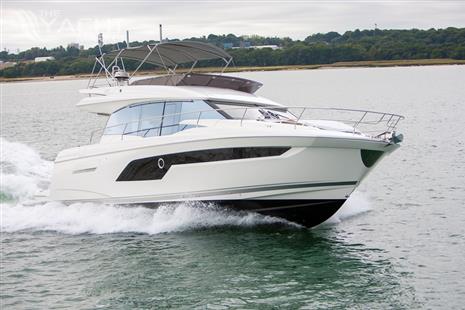 Prestige 520 Flybridge - Default Image