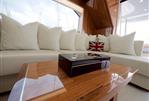 Sunseeker 75 Yacht - 13 - Saloon