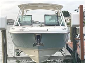 Boston Whaler  270 Vantage