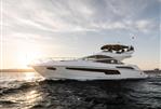 Sunseeker 68 Sport Yacht - Sunseeker 68 Sport Yacht