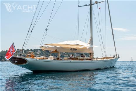 e Sailing Yachts Renaissance Yachts - New Classic Sloop