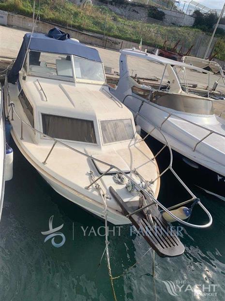 CHRIS CRAFT CHRIS CRAFT 25 EXPRESS CRUISER