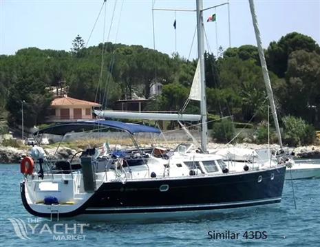 Jeanneau Sun Odyssey 43 Deck Saloon