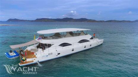 Custom Power Catamaran SPY 750