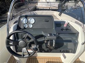 Quicksilver Activ 555 Open