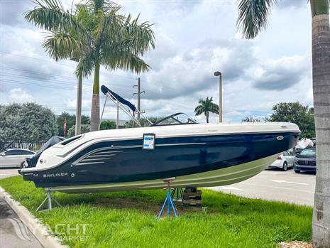 Bayliner DX2200