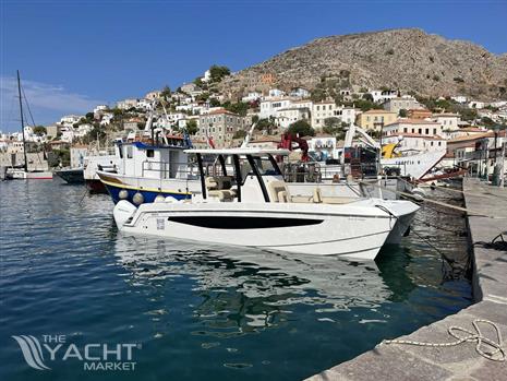 AQUILA 28 MOLOKAI POWER CATAMARAN FOR SALE IN GREECE - BUY NOW