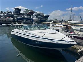 Chris-Craft 215