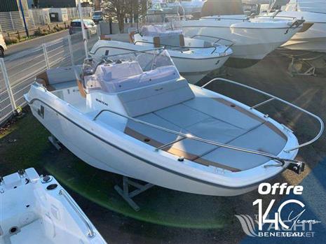 BENETEAU FLYER 6 SUNDECK