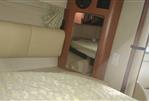 Chaparral Signature 350 - V-berth, Locker, Mirror, Speaker