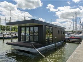 SL Houseboat Marina Den Oever Inclusief Ligplaats