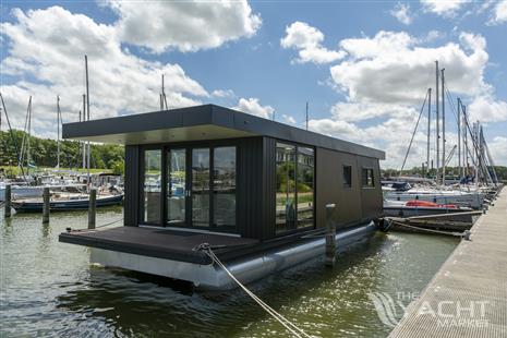 SL Houseboat Marina Den Oever Inclusief Ligplaats