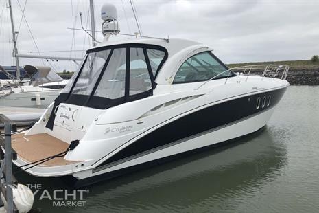 Cruisers Yachts 390