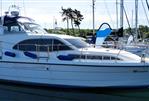 Broom 38 Ocean - Starboard side