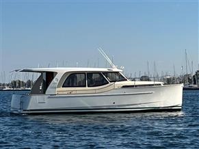 Greenline 33 Hybrid