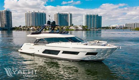 Ferretti Yachts 670
