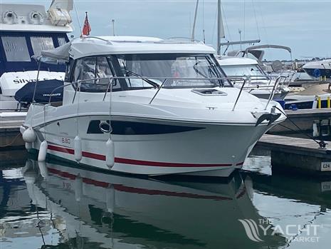 Beneteau Antares 8.80 OB