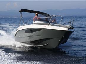 B2 MARINE CAP FERRET 702 SUN DECK