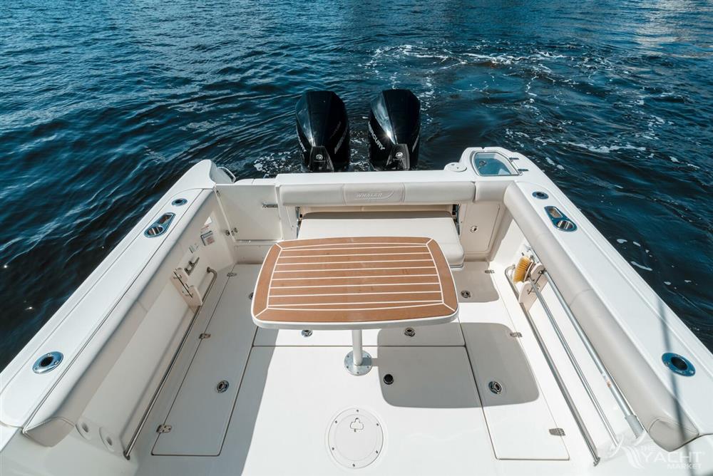 2022 Boston Whaler