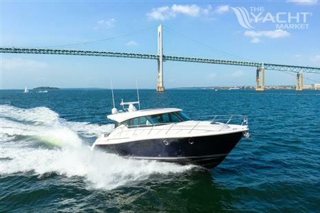 Tiara Yachts 44 Coupe