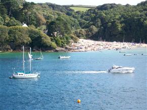 Salcombe flyer wanted for cash/brokerage