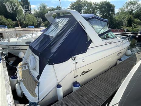 Rinker 270 Fiesta Vee