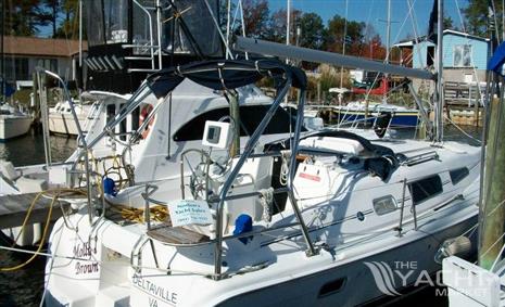 Hunter 33 Used Boat For Sale 05 Theyachtmarket